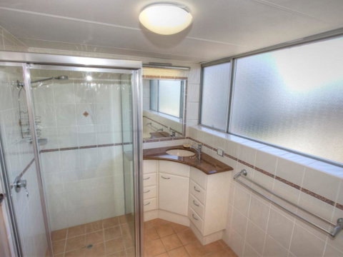 Sandbar 303 - Accommodation Gladstone 3