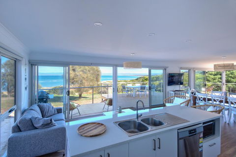 Sandbar Beach House - Accommodation Gladstone 1