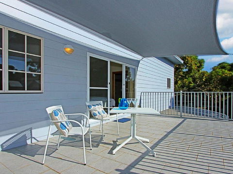 Sandlewood Breeze - Spacious Entertainer - Accommodation Gladstone 2