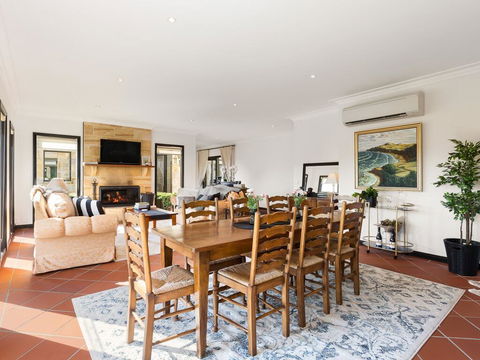 Sandstone Estate - Accommodation Gladstone 2