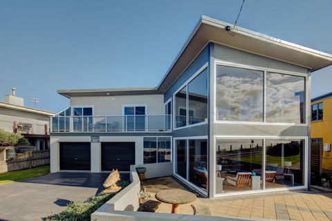 Sandy Cove - Accommodation Gladstone 1