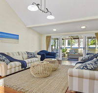 Sandy Shores - character charm outdoor spa - Accommodation Gladstone