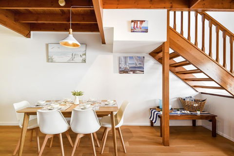 Santa Fe By The Broadwater - Accommodation Gladstone 1