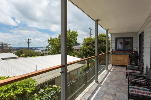 Sany Views: 10min Walk To Beach - Accommodation Gladstone 1