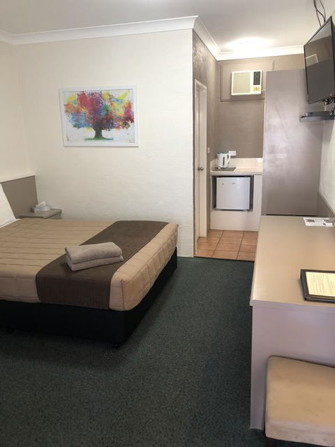 Sapphire City Motor Inn - Accommodation Gladstone 2