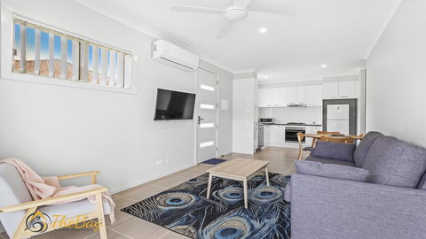 Scott Street Couples Getaway - Accommodation Gladstone 0