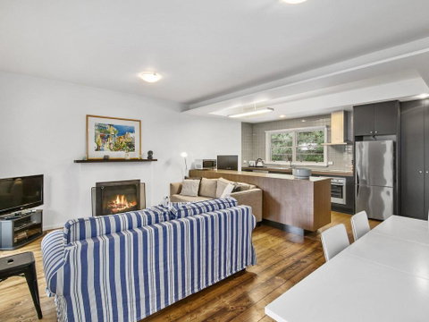 SEA CORNER - Anglesea - Accommodation Gladstone 2