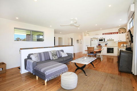 Sea Mist - Pet Friendly - Direct Access To Beach - Accommodation Gladstone 1