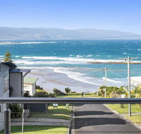 SEA SPECTACULAR - seconds from the beach - Accommodation Gladstone