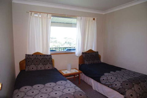 Sea View, 3 Hodgson Street - Accommodation Gladstone 2