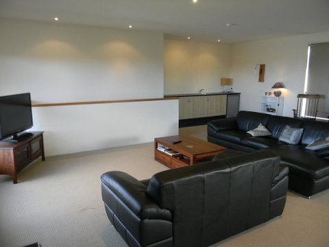 Seabreeze - Accommodation Gladstone 1