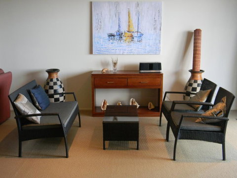 Seabreeze - Accommodation Gladstone 2