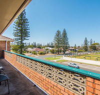 Seabreeze 5 Opposite Bowling Club - Accommodation Gladstone
