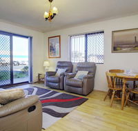 Seabreeze 6 Opposite Bowling Club - Accommodation Gladstone