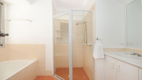 Seachange - Foxtel, Netflix, WiFi - Accommodation Gladstone 3