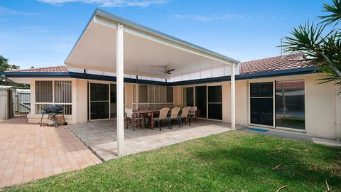 Seachange - Foxtel, Netflix, WiFi - Accommodation Gladstone 0