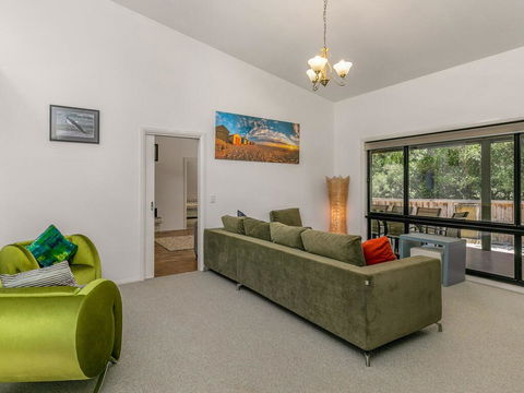 Seacove - Accommodation Gladstone 1