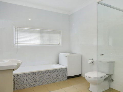 Seahorse - Beach Just 550m From House - Accommodation Gladstone 1