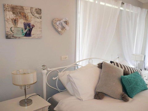 Sealark - Views Of The Bay - Accommodation Gladstone 3