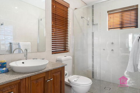 Seamist - Accommodation Gladstone 3