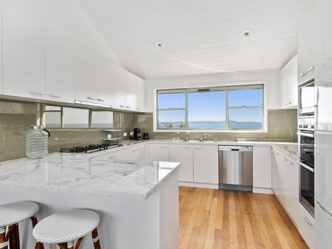Seascape - Accommodation Gladstone 3