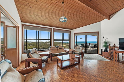 Seascape At Diggers Beach - Accommodation Gladstone 3
