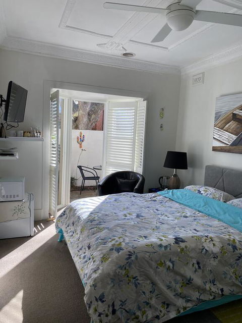Seaside Home - Accommodation Gladstone 0