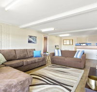SEASIDE SERENITY 2 - L'Abode Accommodation - Accommodation Gladstone
