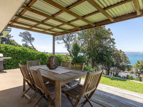 Seaspray On Culburra - Dolphin And Whale Watching - Accommodation Gladstone 0