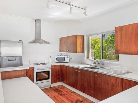 Seaspray On Culburra - Dolphin And Whale Watching - Accommodation Gladstone 2