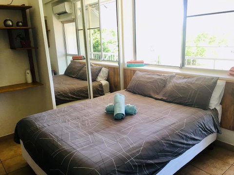 Seaview Studio - Accommodation Gladstone 1