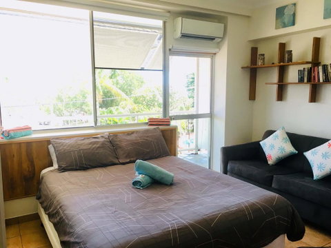 Seaview Studio - Accommodation Gladstone 2