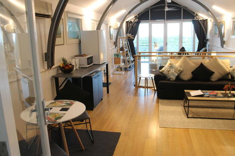SEAVIEWS Oak Beach - Accommodation Gladstone 3