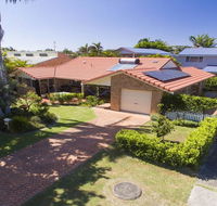 SECRET GARDEN - WiFi - Netflix - Pet Friendly - Accommodation Gladstone