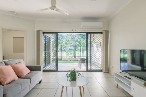 Secure 2 Bed Unit In Gray - Close Palmerston City - Accommodation Gladstone 0