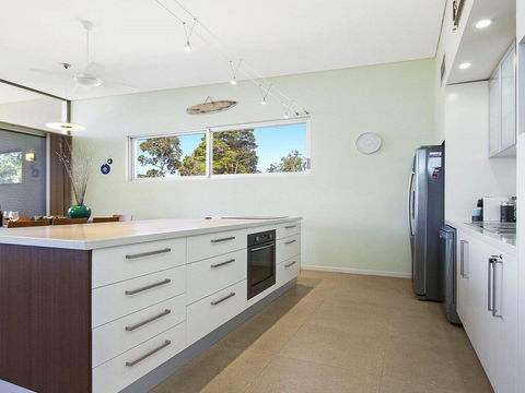 Serene - Spacious Air Conditioned Accommodation - Accommodation Gladstone 2