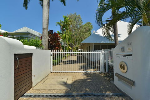 Serenity Port Douglas - Accommodation Gladstone 0
