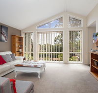 Serenity' 7 Mulloway Place - Peaceful house with air con Netflix  WIFI - Accommodation Gladstone
