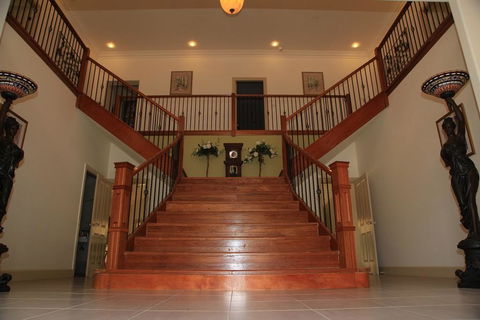 Shalimar - Accommodation Gladstone 2