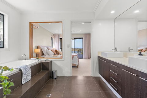 Shawhaven - Accommodation Gladstone 3