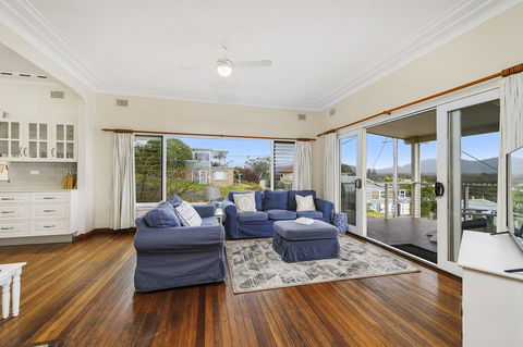 Shellseekers, 4 Hodgson Street - Accommodation Gladstone 2