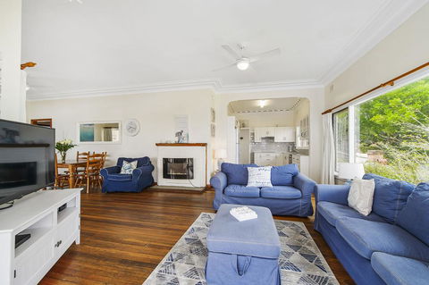 Shellseekers, 4 Hodgson Street - Accommodation Gladstone 3
