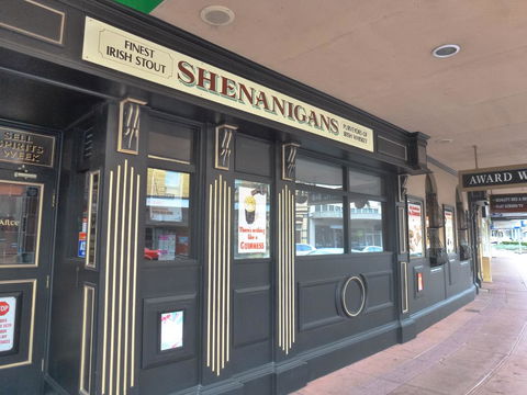 Shenanigans At The Imperial - Accommodation Gladstone 0