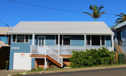 Shiloh Holiday House, 14 East Street - Accommodation Gladstone 1