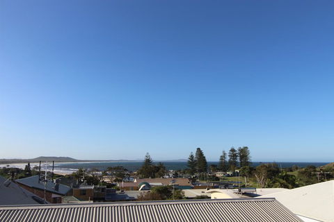 Shiloh Holiday House, 14 East Street - Accommodation Gladstone 0