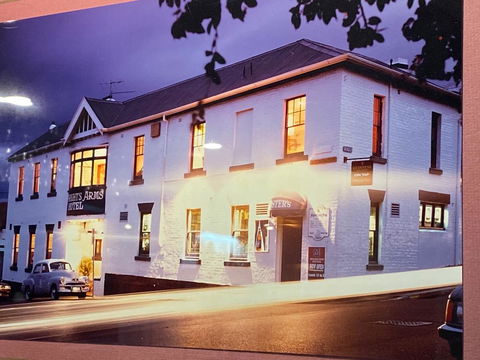 Shipwrights Arms - Accommodation Gladstone 0