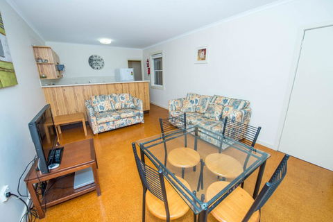 Shoal Bay Avenue, Unit 2/7 - Accommodation Gladstone 3