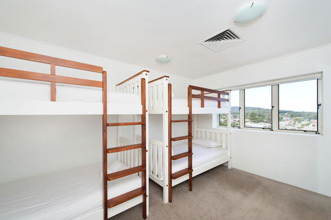 Shoal Bay Penthouse With Views And Resort Facilities - Accommodation Gladstone 3