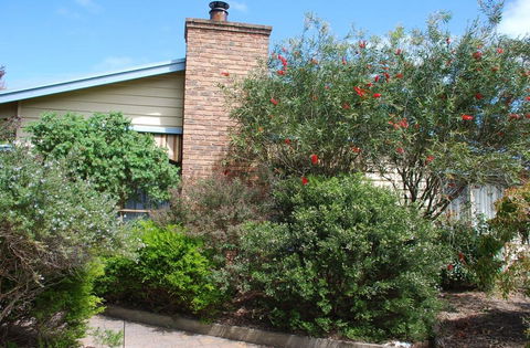 SHORE BEATS WORK - INVERLOCH - Accommodation Gladstone 2