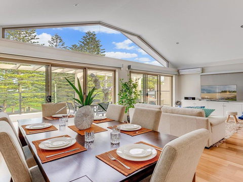 Shore To Please - Comfort, Cafes And Beaches - Accommodation Gladstone 0